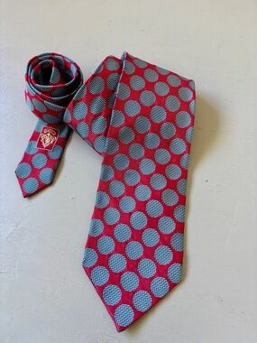 Vintage GUCCI Silk Tie Red Blue Geometric Dot Knight Crest Logo Italy 3.25"